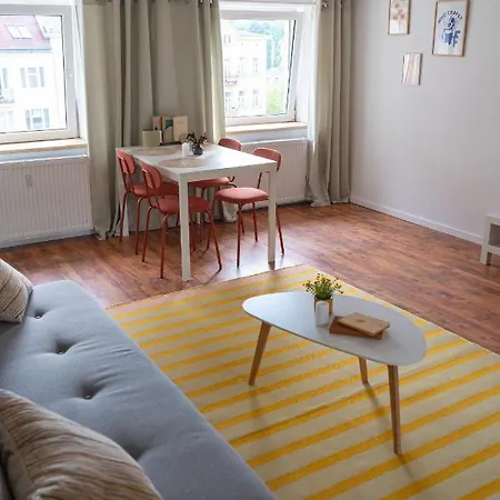 Apartment The Good Powisle 3 Bedrooms Warschau