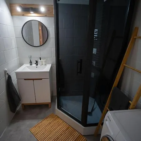 アパート The Good Powisle 3 Bedrooms ワルシャワ