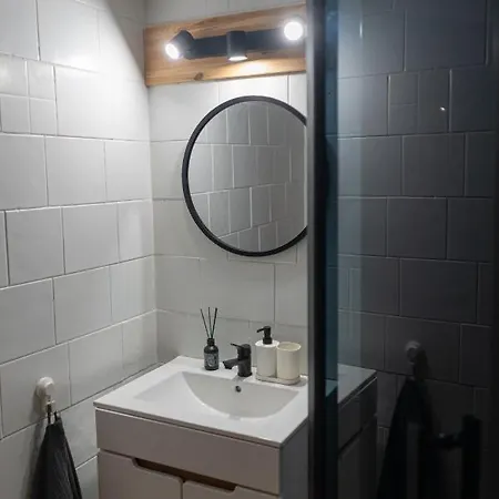 The Good Powisle 3 Bedrooms Warsaw